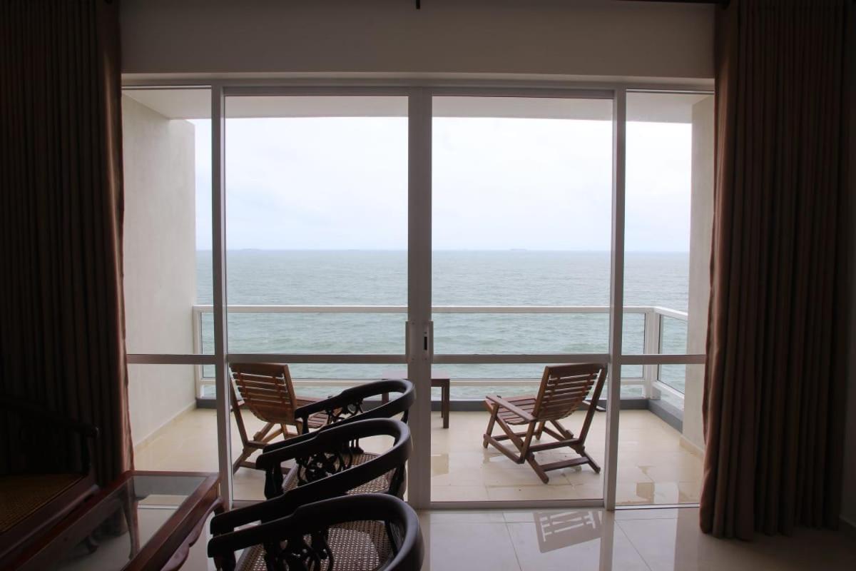 Ferienwohnung Aqua Vista Uswetakeiyawa Exterior foto