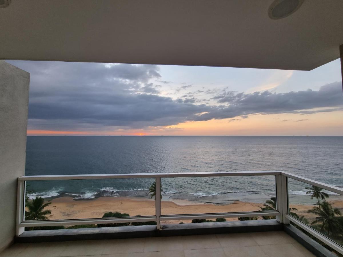 Ferienwohnung Aqua Vista Uswetakeiyawa Exterior foto