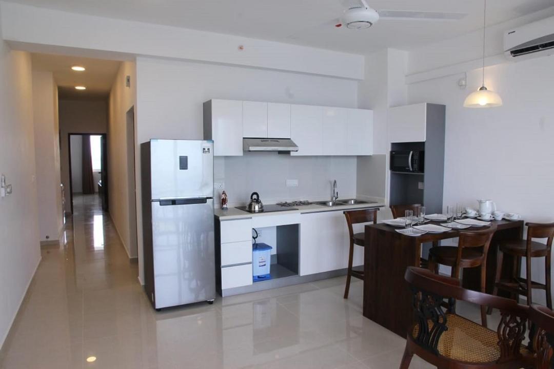Ferienwohnung Aqua Vista Uswetakeiyawa Exterior foto